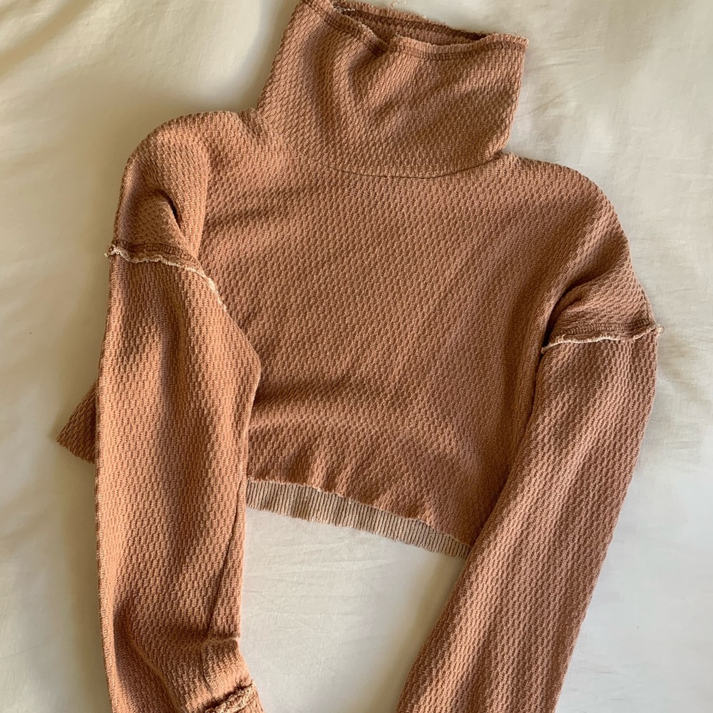 NWOT Urban Outfitters Cropped Turtle Neck